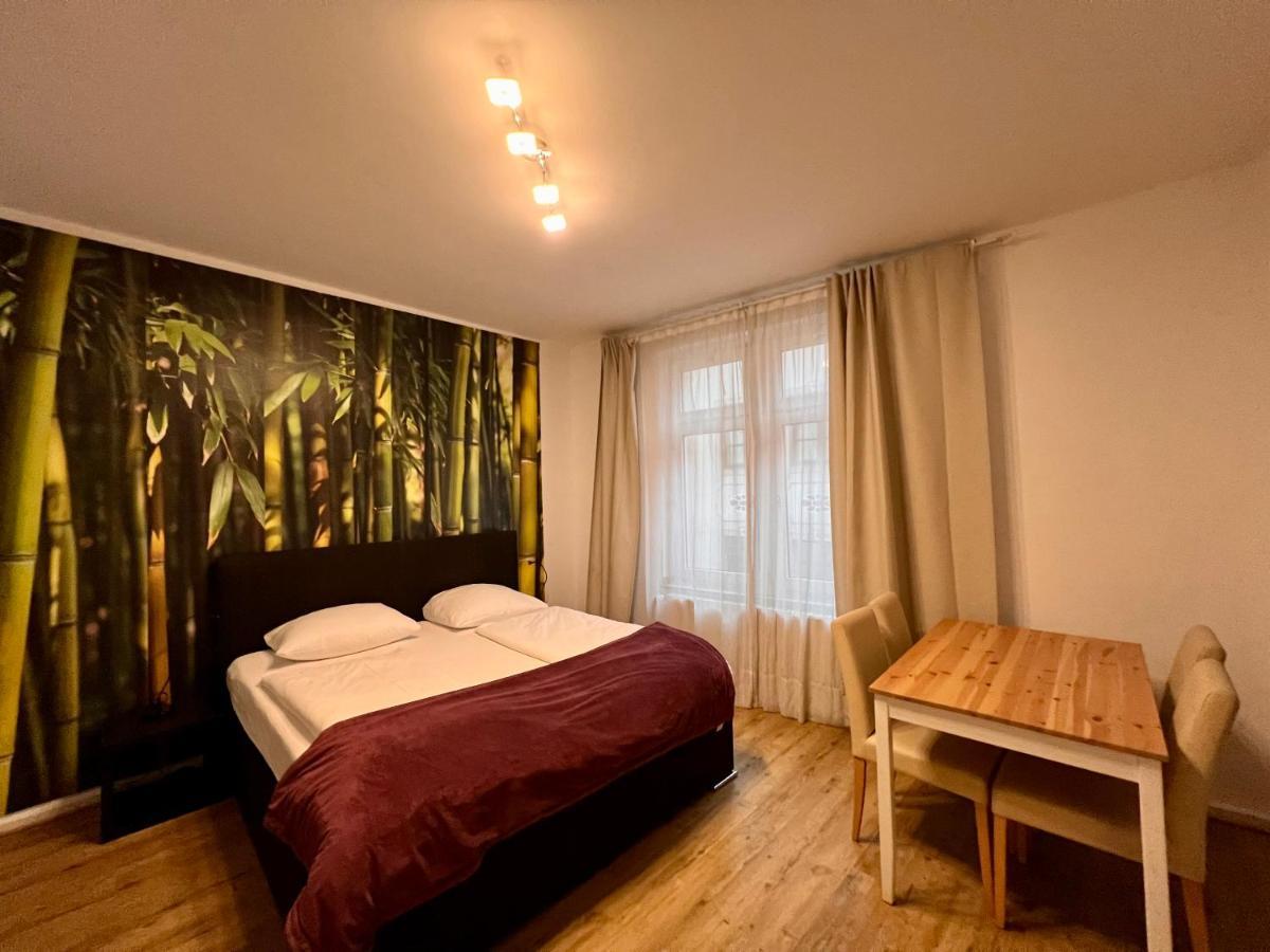 Altstadthotel Hayk Am Rhein Кьолн Екстериор снимка