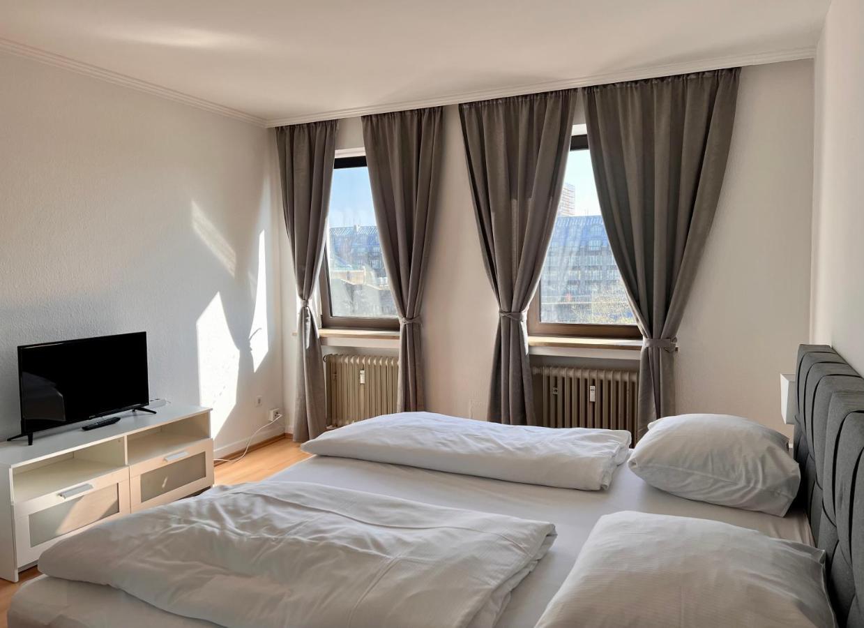 Altstadthotel Hayk Am Rhein Кьолн Екстериор снимка