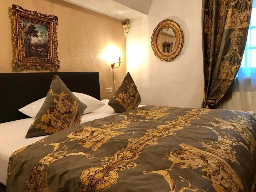 Altstadthotel Hayk Am Rhein Кьолн Екстериор снимка