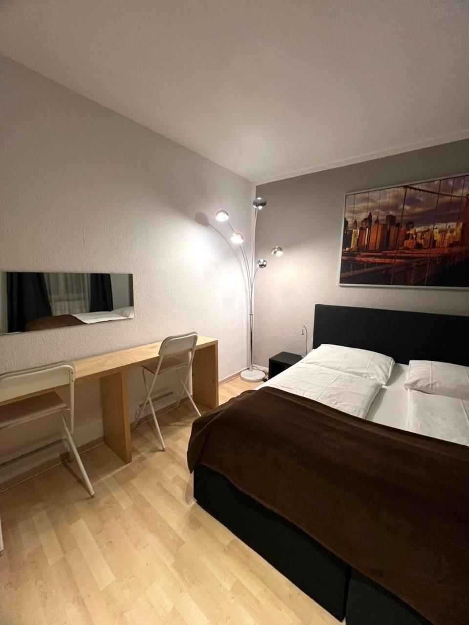 Altstadthotel Hayk Am Rhein Кьолн Екстериор снимка