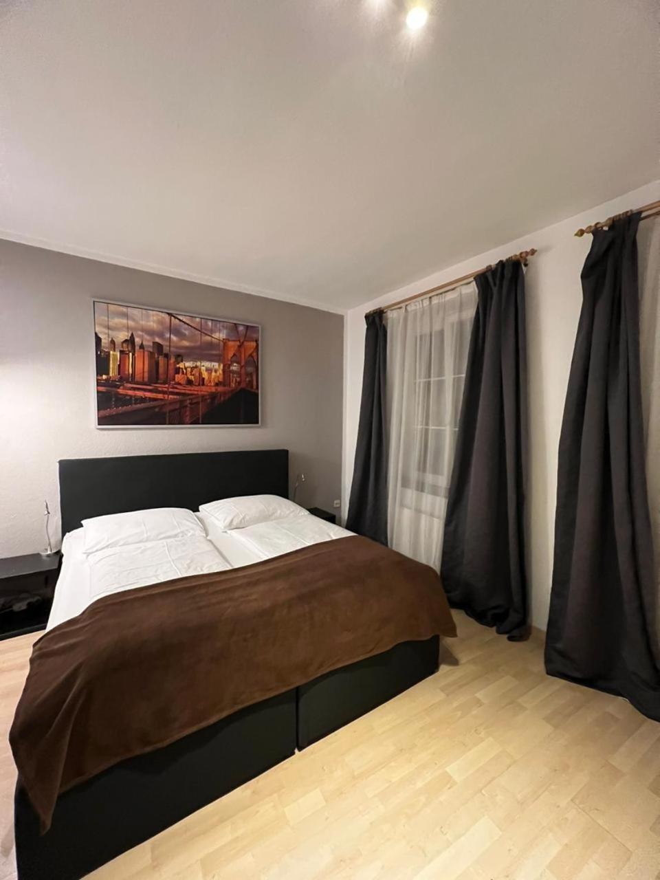Altstadthotel Hayk Am Rhein Кьолн Екстериор снимка