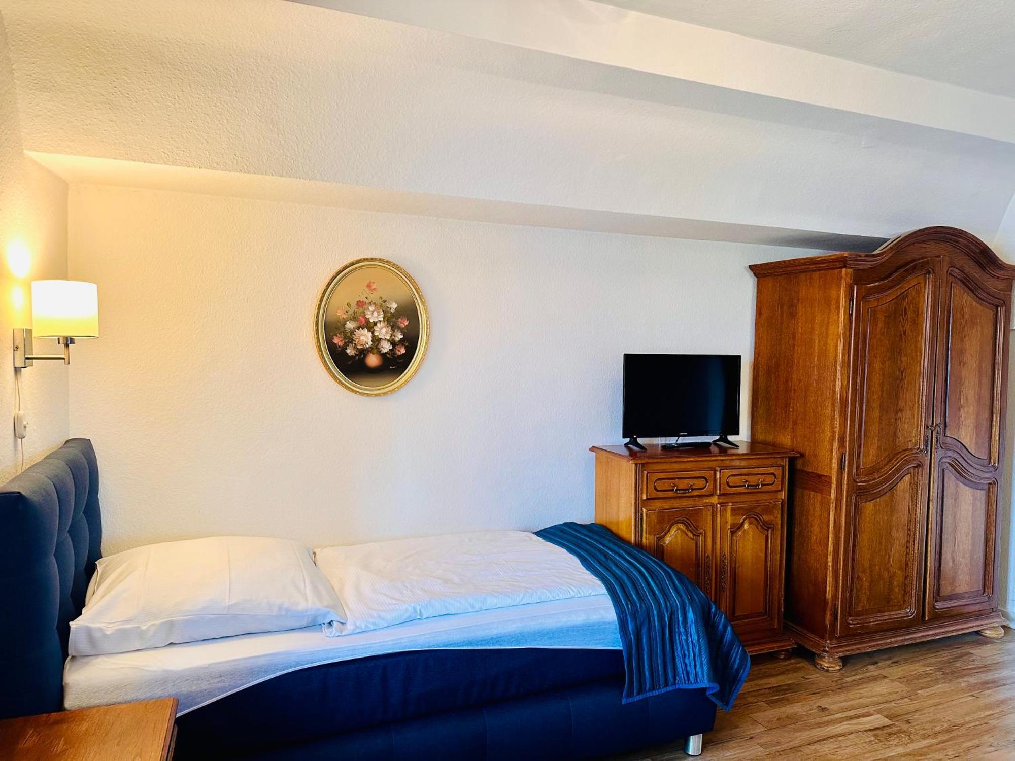 Altstadthotel Hayk Am Rhein Кьолн Екстериор снимка
