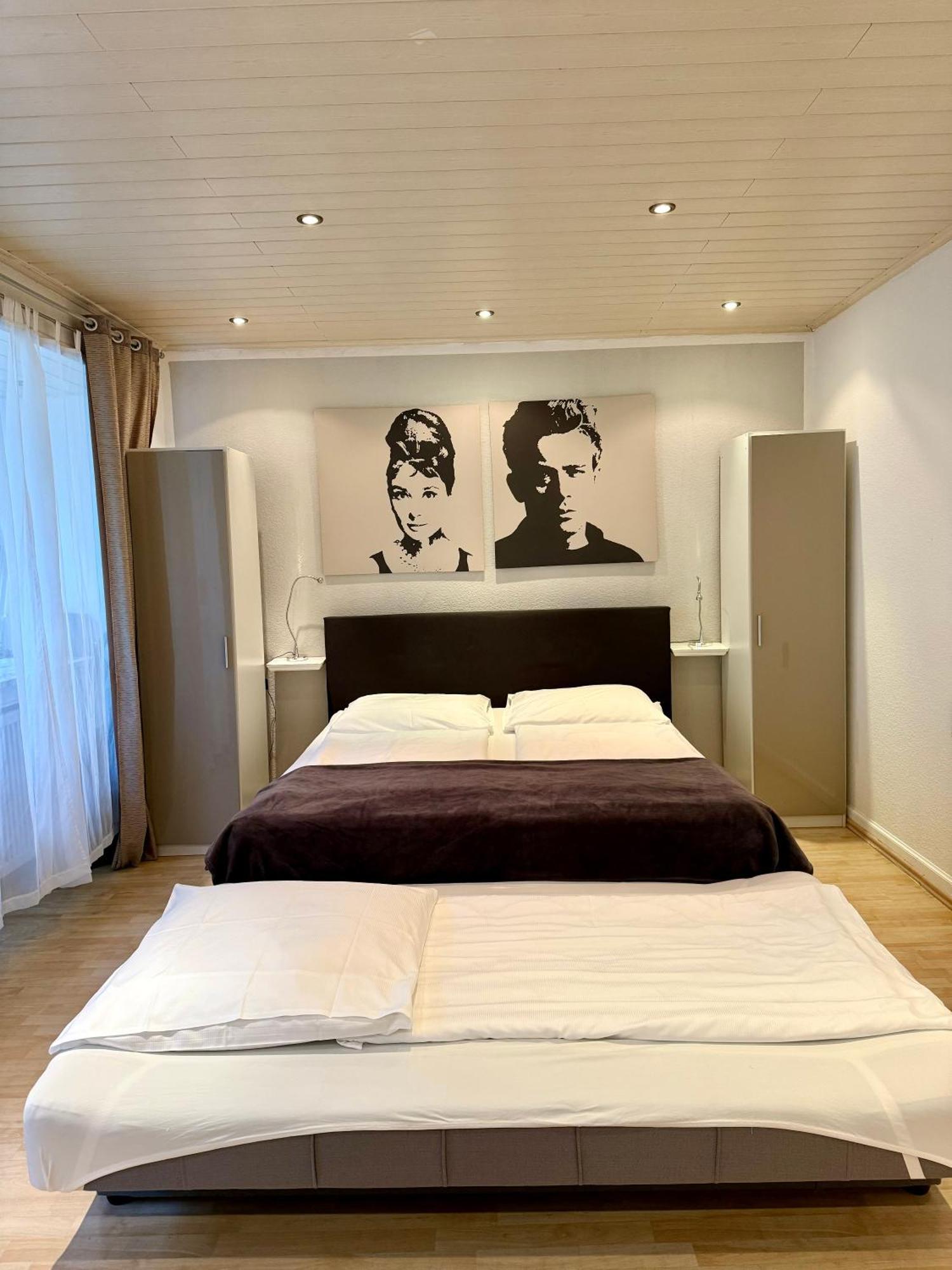 Altstadthotel Hayk Am Rhein Кьолн Стая снимка