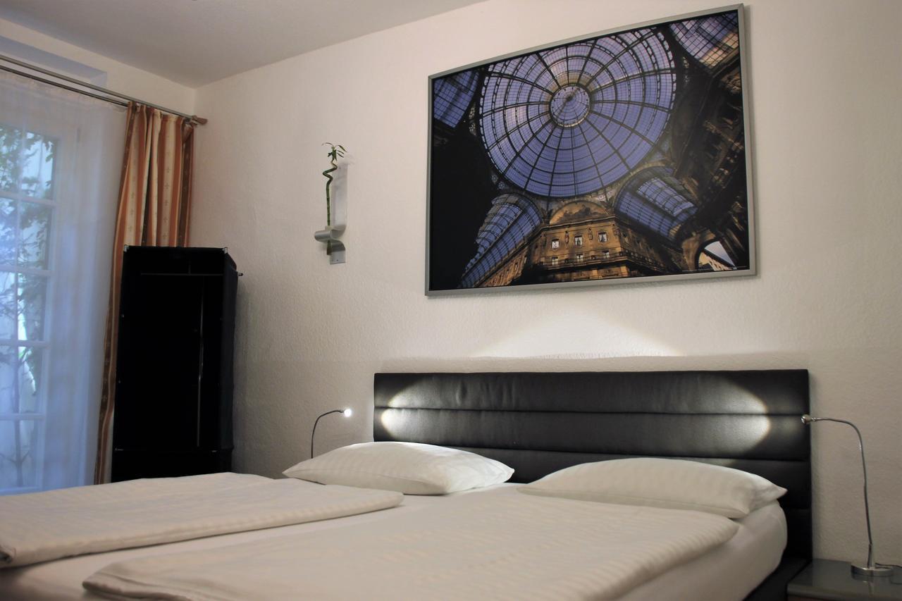 Altstadthotel Hayk Am Rhein Кьолн Екстериор снимка