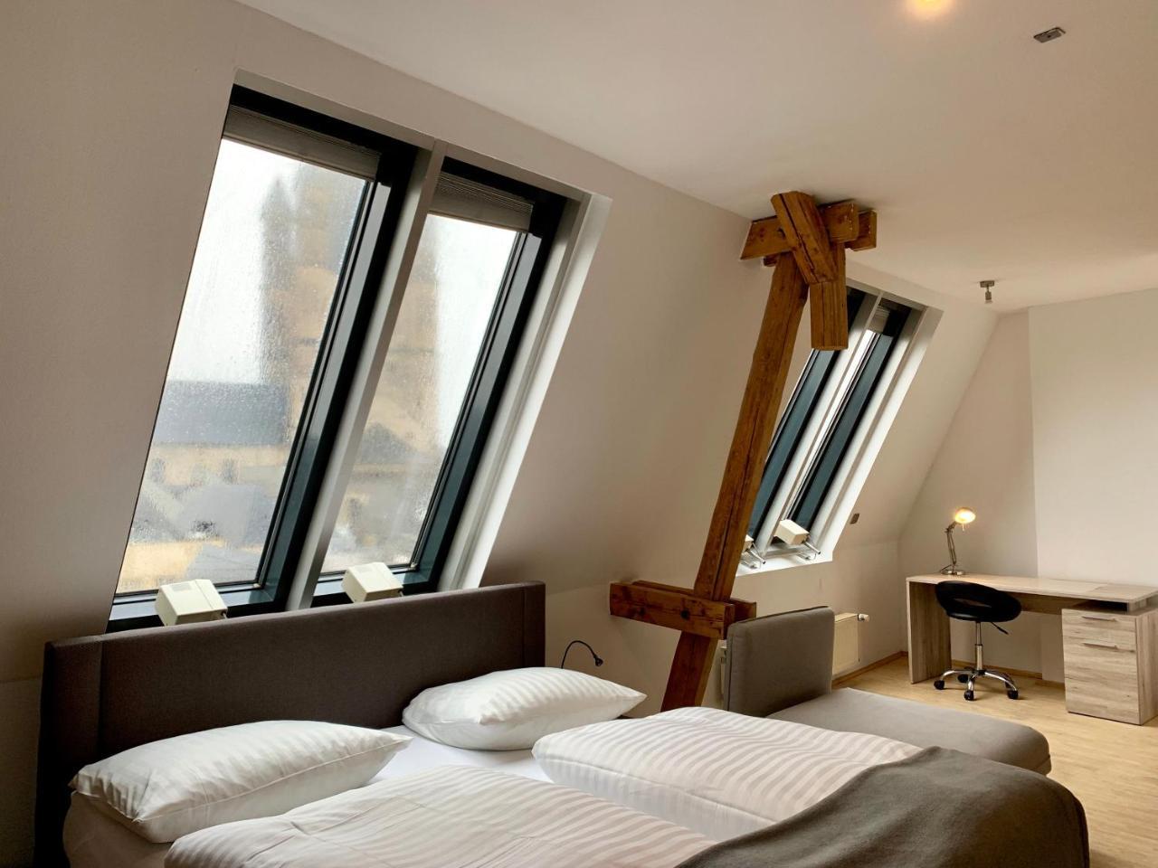 Altstadthotel Hayk Am Rhein Кьолн Екстериор снимка
