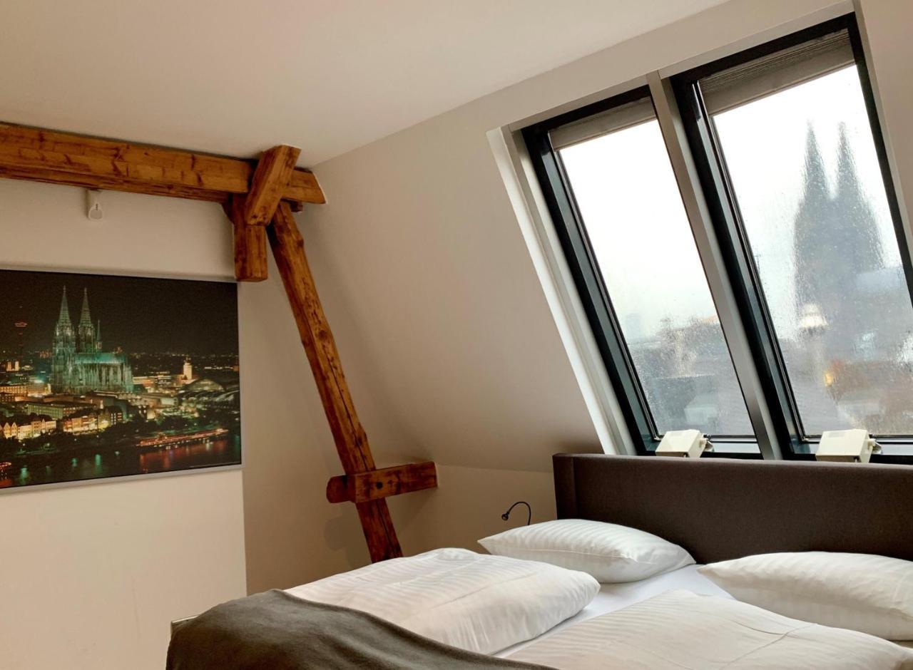 Altstadthotel Hayk Am Rhein Кьолн Екстериор снимка