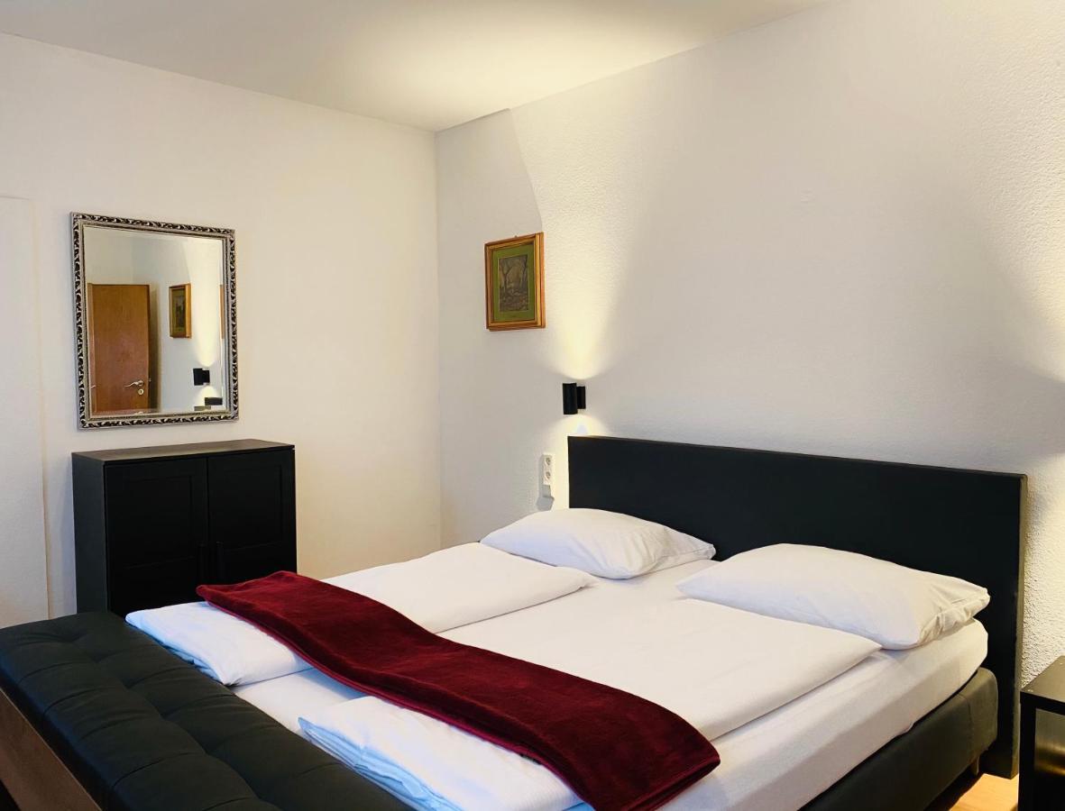 Altstadthotel Hayk Am Rhein Кьолн Екстериор снимка